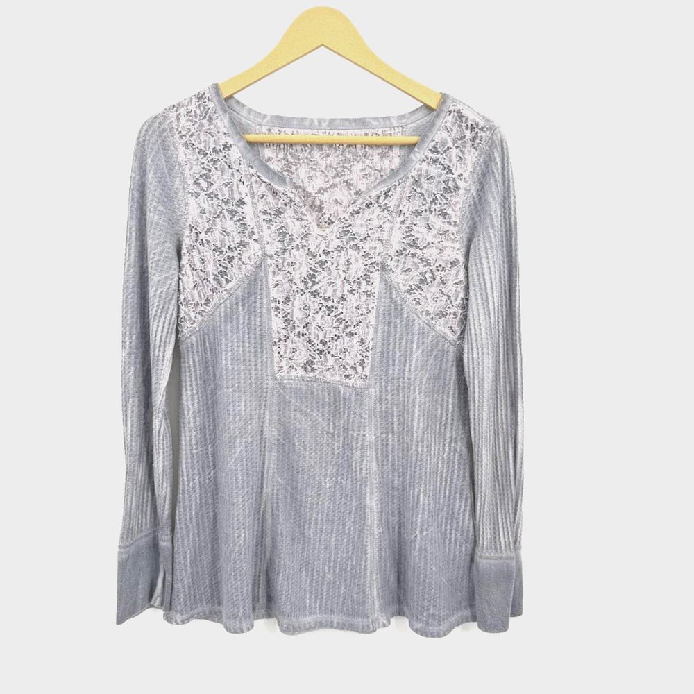 Live&LetLive Mix media waffle weave lace V Neck Gray Long Sleeve M Boho Grunge